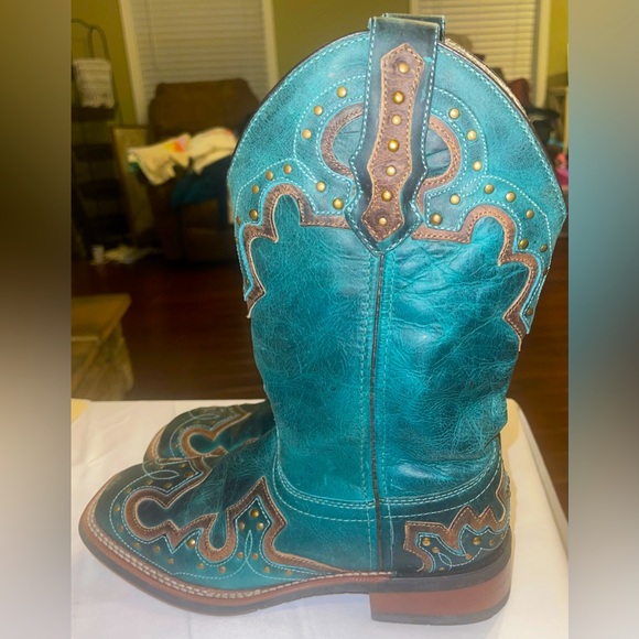 Laredo Women’s boot 6 Turquoise studded leather pull on - Picture 1 of 12